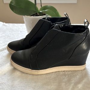 Womens 8.5- A New Day Black Wedge sneaker Boots